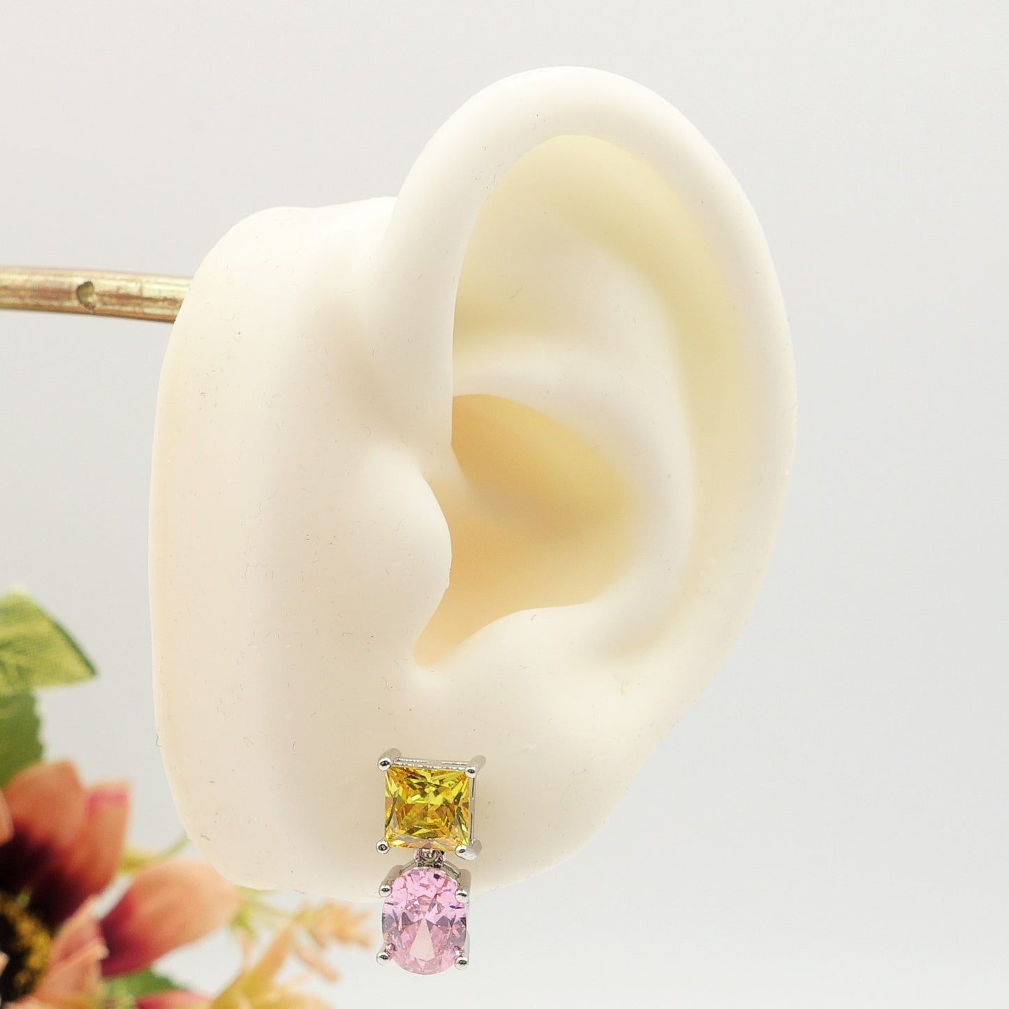 CHARIS tiny - Orecchini bottone con Cubic Zirconia RAINBOW