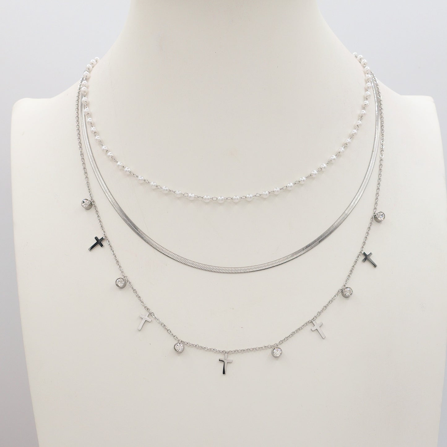 KAIA ~ 3 in 1 Collana in ACCIAIO INOSSIDABILE tripla con perle e crocine