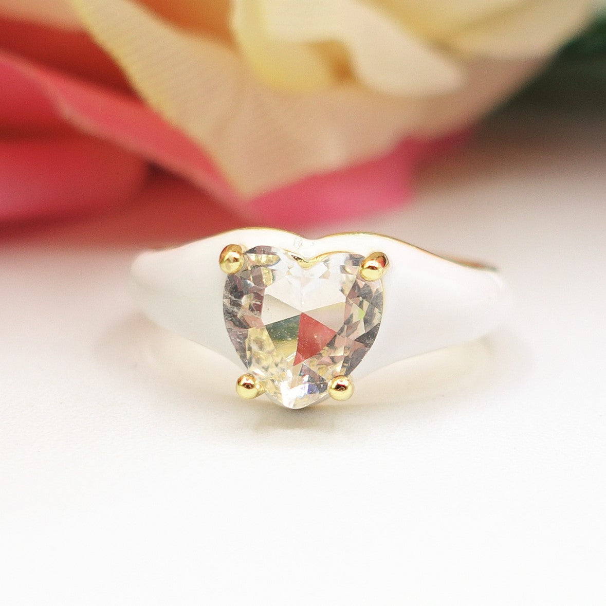 ISABELLE FLUO SMALL ~ Anello a cuore Smaltato con Cubic Zirconia- Regolabile