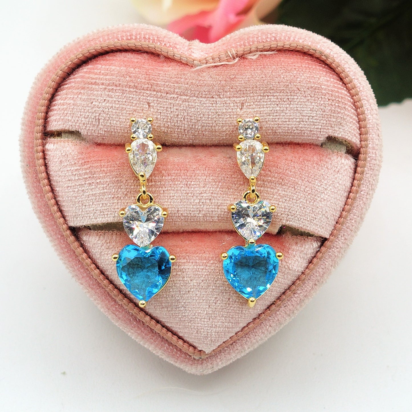 CHERIE - tiny - Orecchini pendenti in cubic zirconia a forma di cuore
