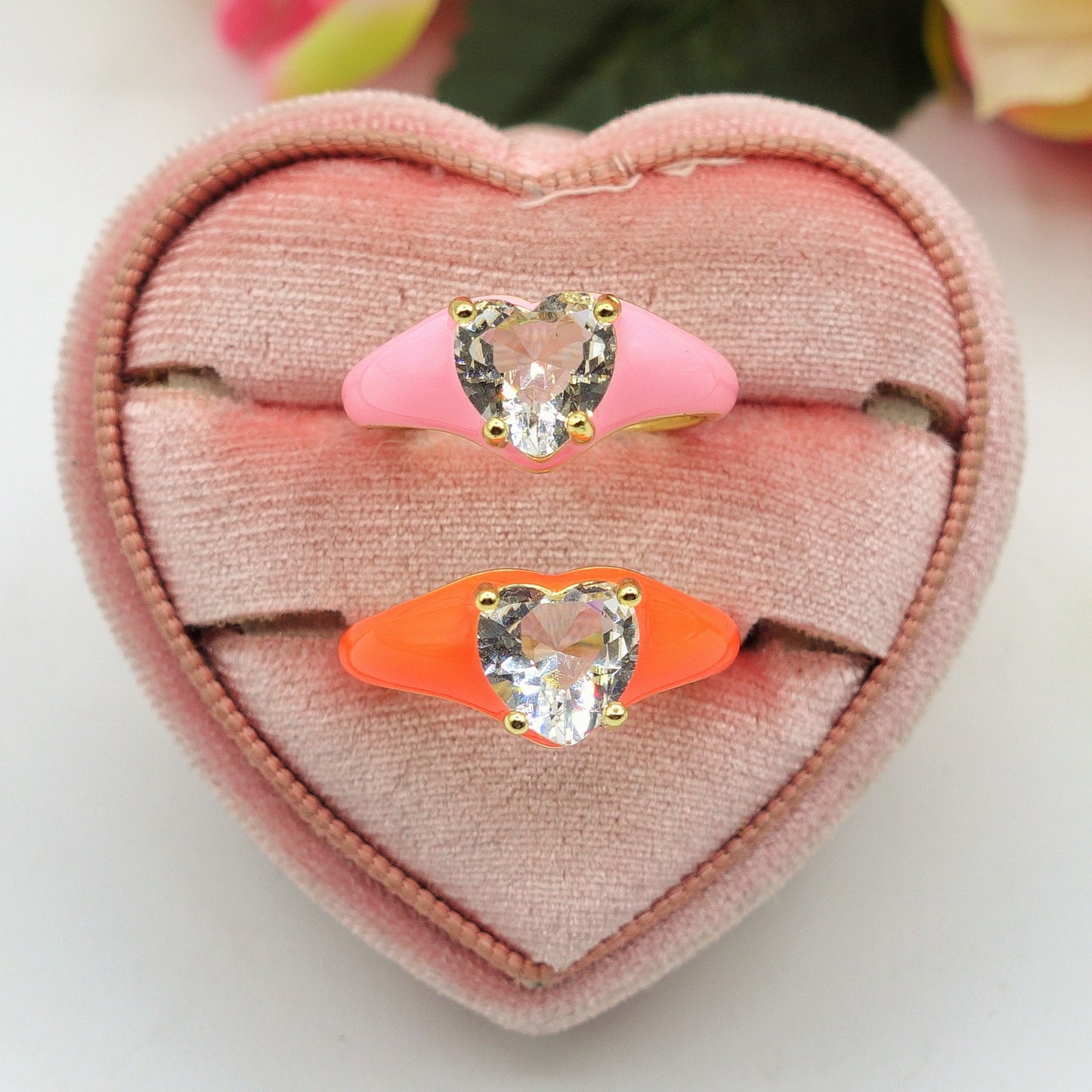 ISABELLE FLUO SMALL ~ Anello a cuore Smaltato con Cubic Zirconia- Regolabile