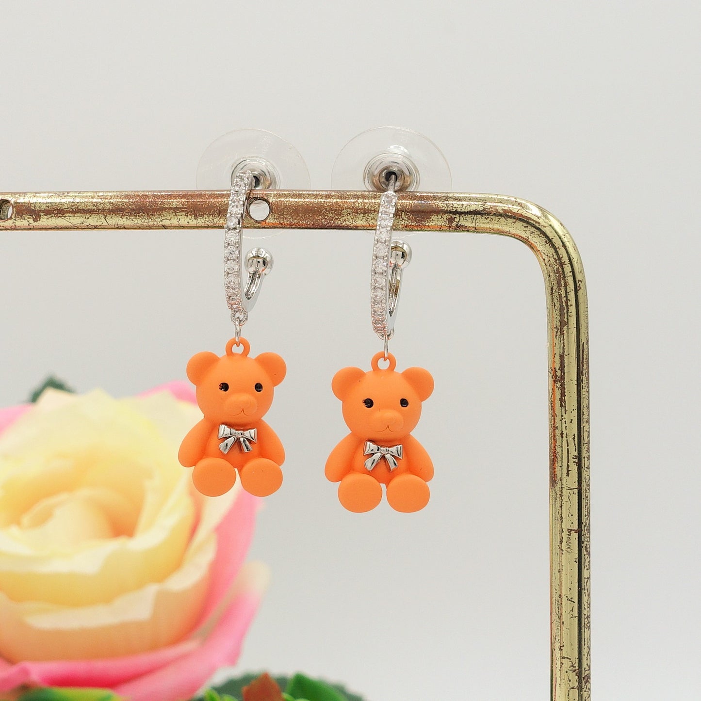 TEDDY CRYSTAL ~ Orecchini a cerchio con orsetto e Cubic Zirconia