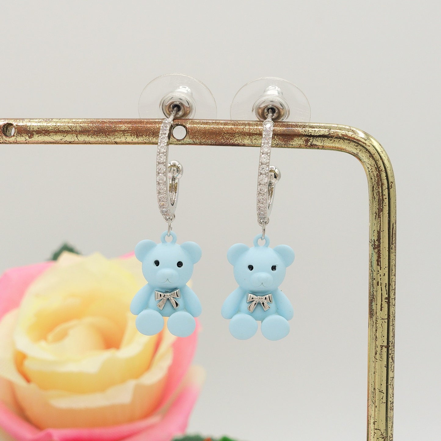 TEDDY CRYSTAL ~ Orecchini a cerchio con orsetto e Cubic Zirconia
