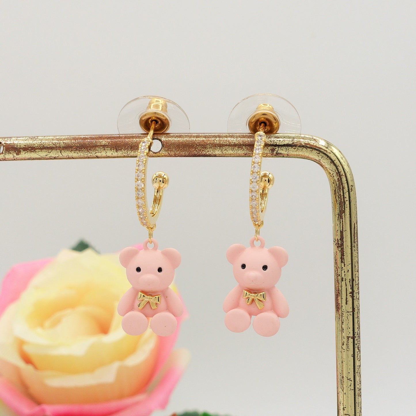 TEDDY CRYSTAL ~ Orecchini a cerchio con orsetto e Cubic Zirconia