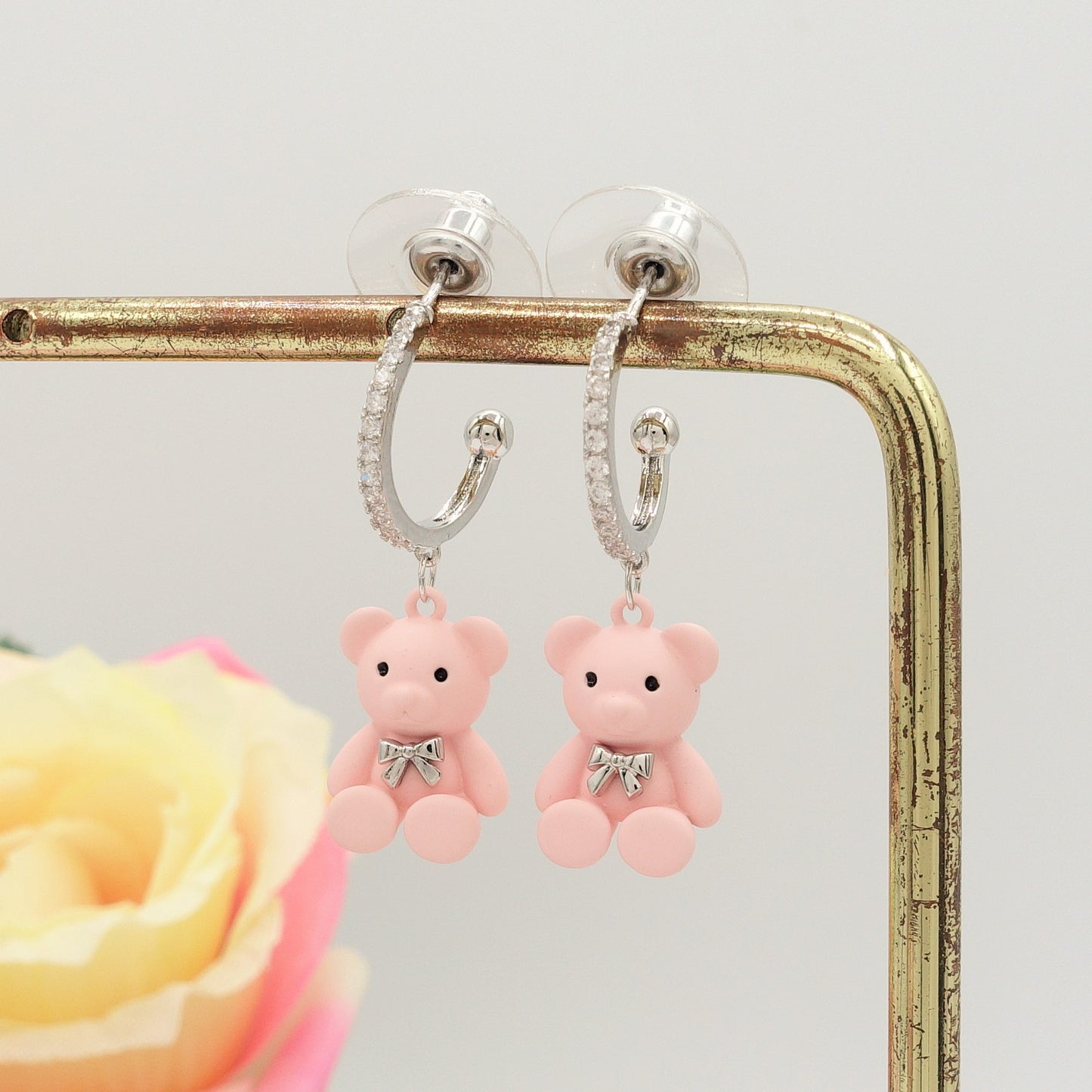 TEDDY CRYSTAL ~ Orecchini a cerchio con orsetto e Cubic Zirconia