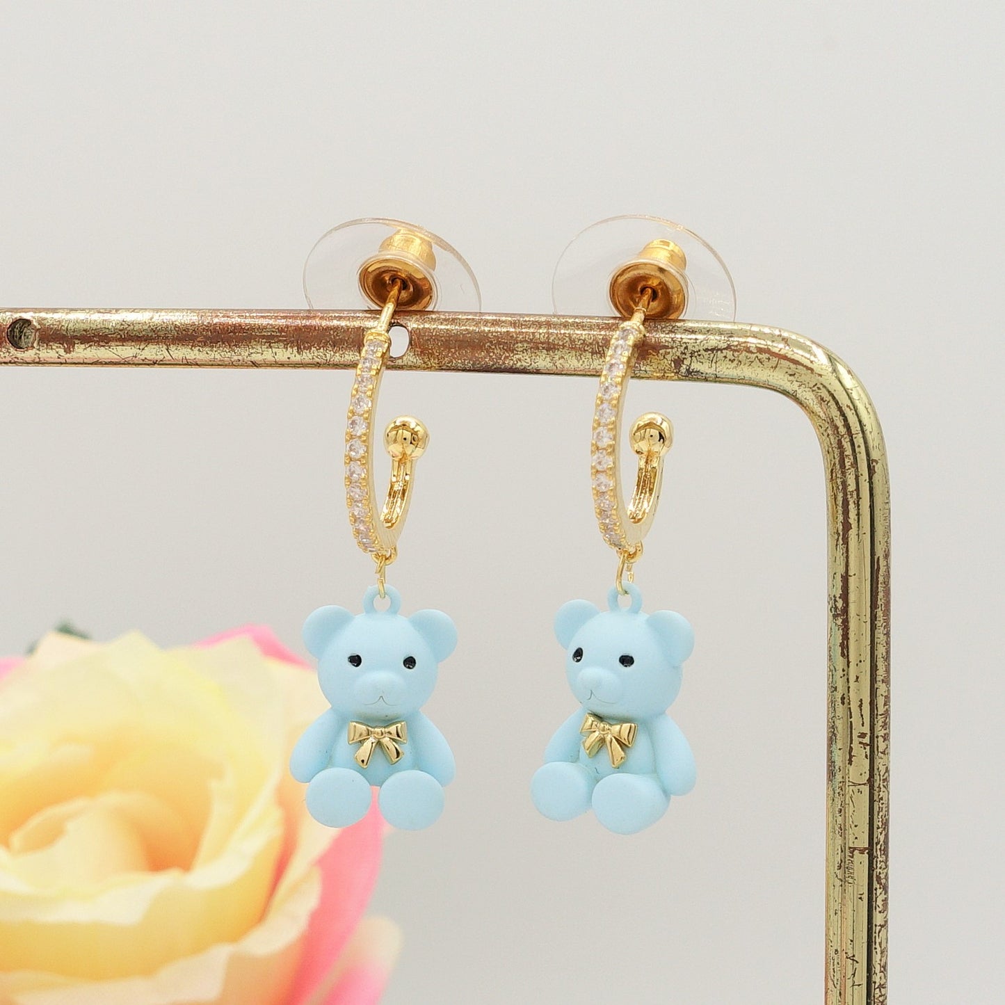 TEDDY CRYSTAL ~ Orecchini a cerchio con orsetto e Cubic Zirconia
