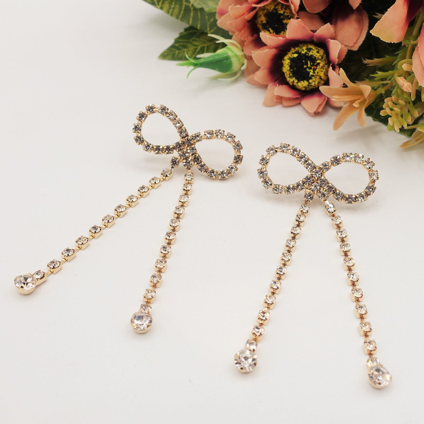 ELSA ~ Orecchini a fiocco in Cubic Zirconia