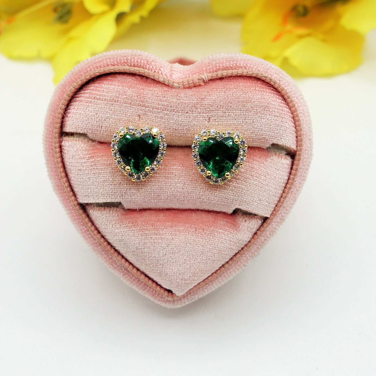 DIANA ~Orecchini a bottone con cubic zirconia a forma di cuore
