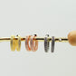 KEIRA ~ Argento 925 Orecchini mini hoops con cuoricini laterali