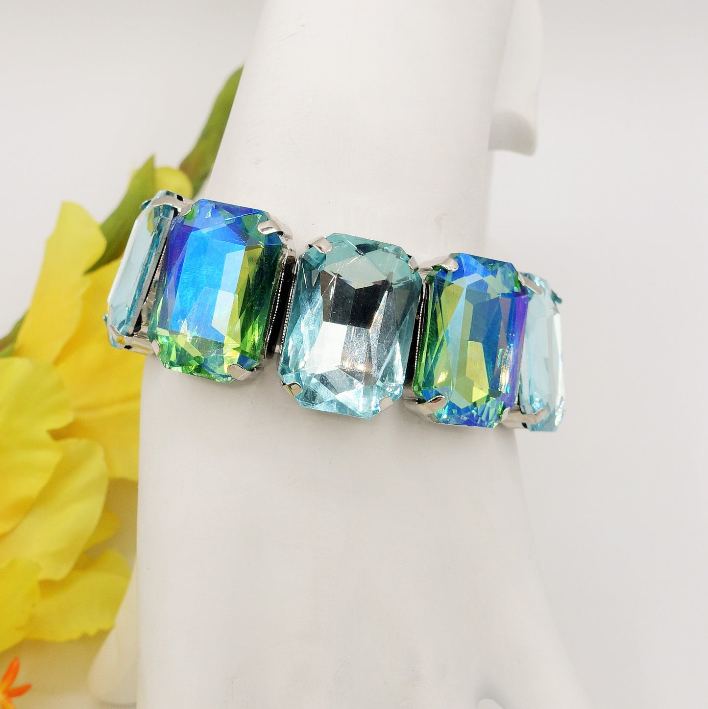 MARGOT LUXE - Bracciale elasticizzato con pietre sfaccettate -luce colection