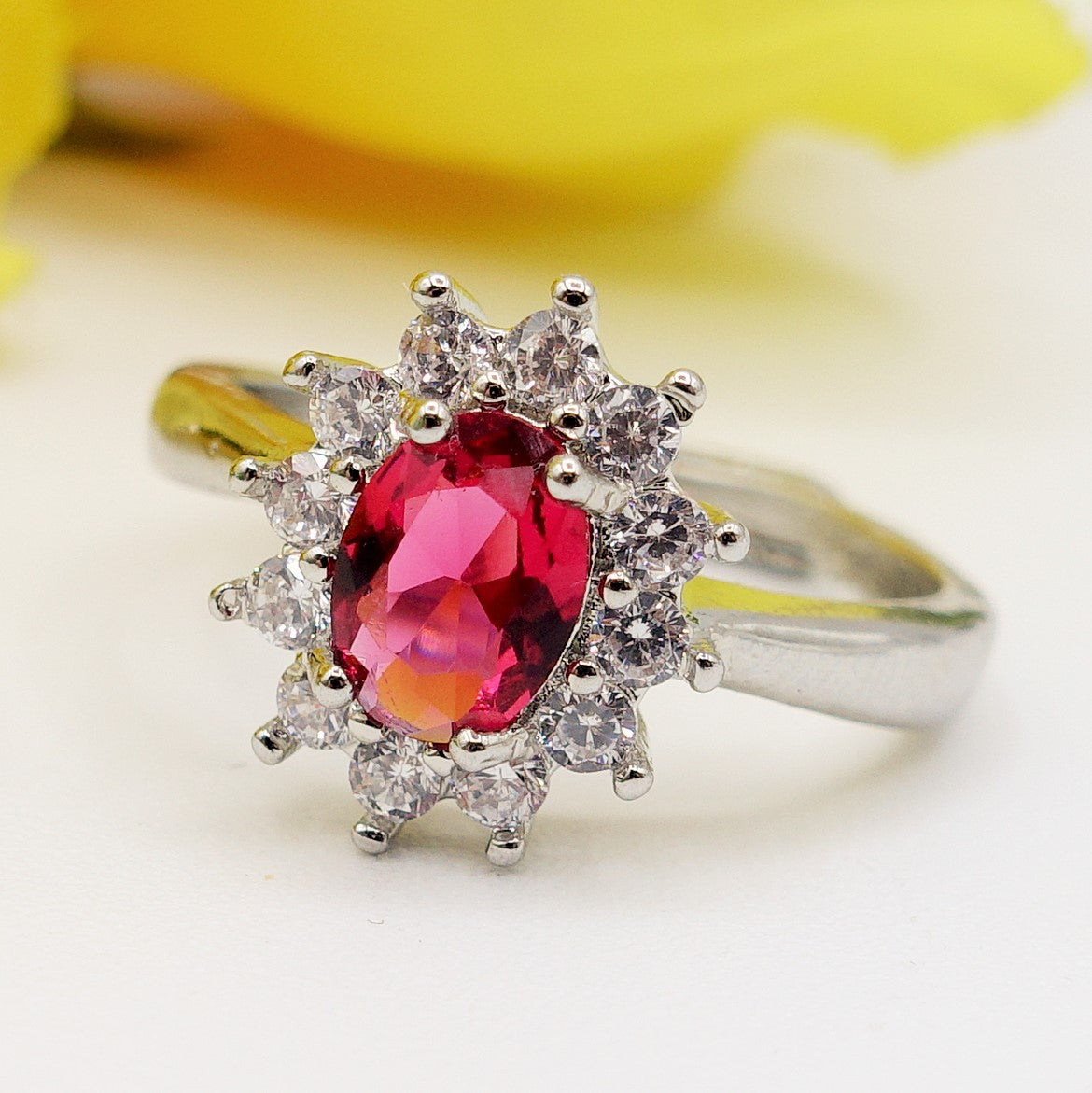 KATE ~ 8 COLORI - Anello regolabile con cubic zirconia a forma di OVALE