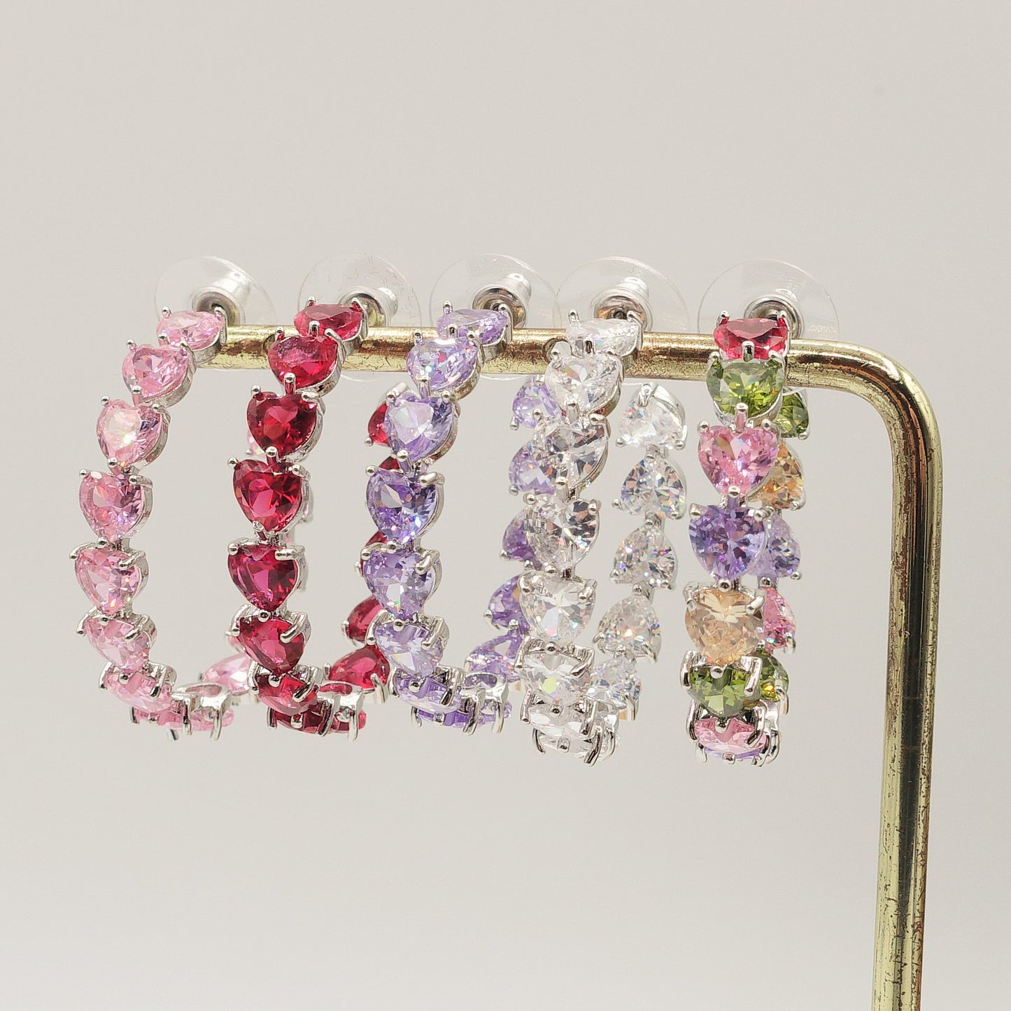 CHERIE RAINBOW - Big hoops xl- orecchini a cerchio con cubic zirconia a forma di cuore