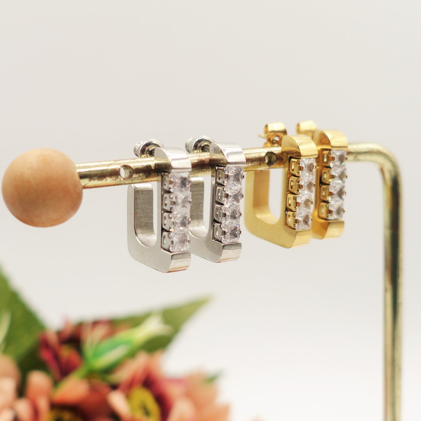 GILLIAN - ACCIAIO INOSSIDABILE ~ Orecchini squadrati con cubic zirconia