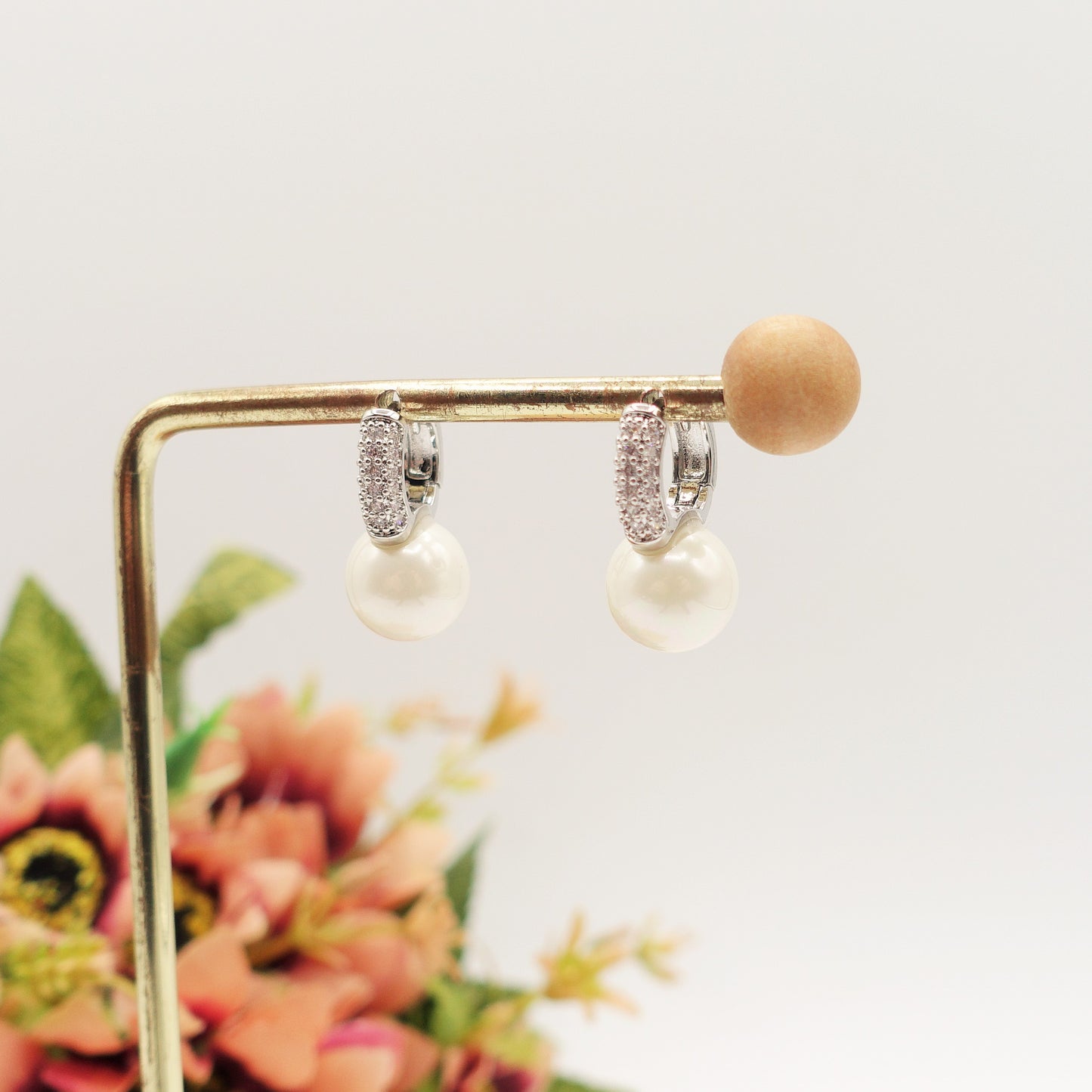 CELIA ~ orecchini mini cerchi BOMBè con cubic zirconia  e perla