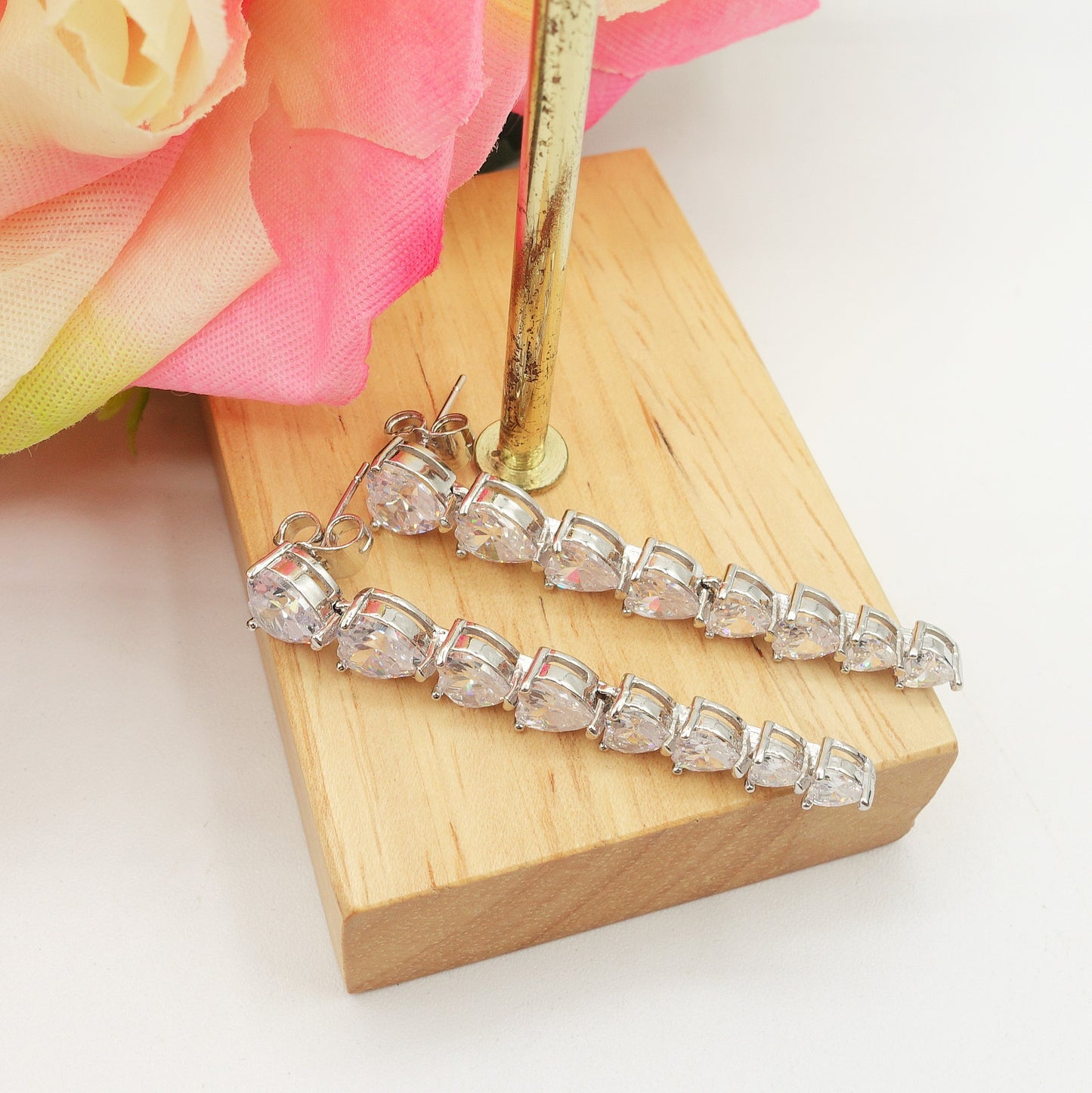 CHANTELLE - ORECCHINI con Cubic Zirconia a forma di cuore