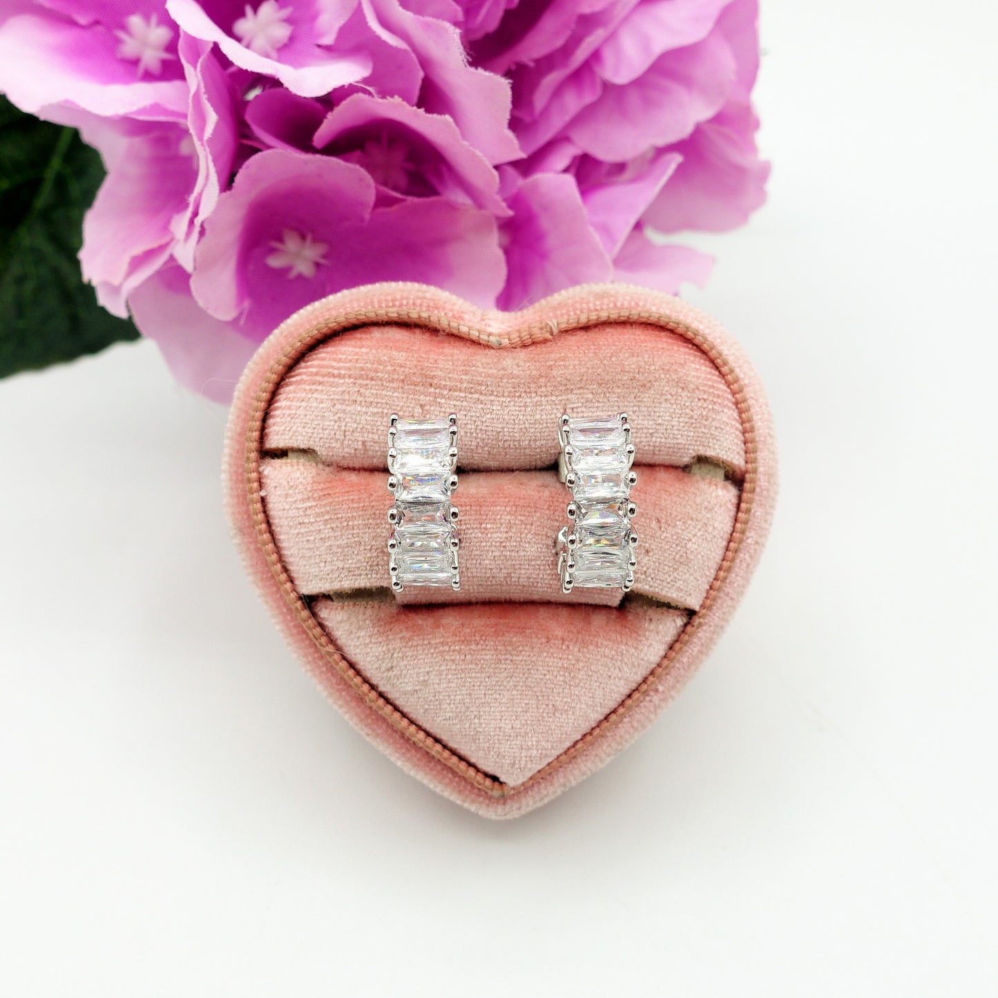 JULIANNE MINI - hoops 1.5 cm -orecchini a cerchio con zirconi a baguette