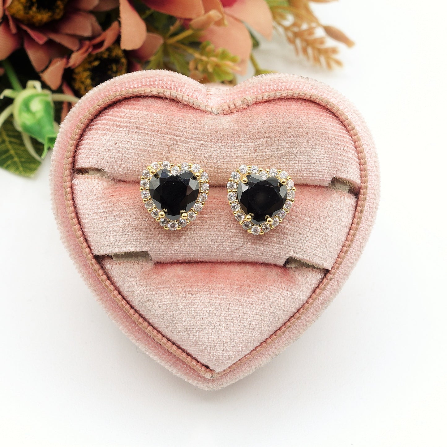 DIANA ~Orecchini a bottone con cubic zirconia a forma di cuore