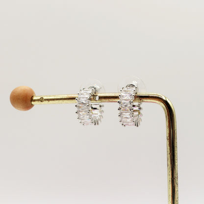 JULIANNE MINI - hoops 1.5 cm -orecchini a cerchio con zirconi a baguette