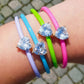 CHERIE FLUO - BRACCIALE RIGIDO SMALTATO CON CUBIC ZIRCONIA A FORMA DI CUORE