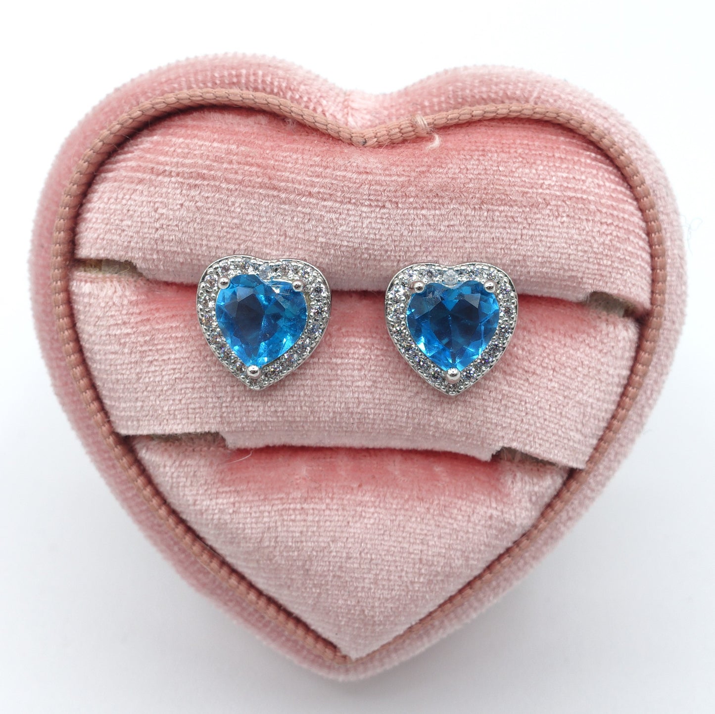 DIANA ~Orecchini a bottone con cubic zirconia a forma di cuore