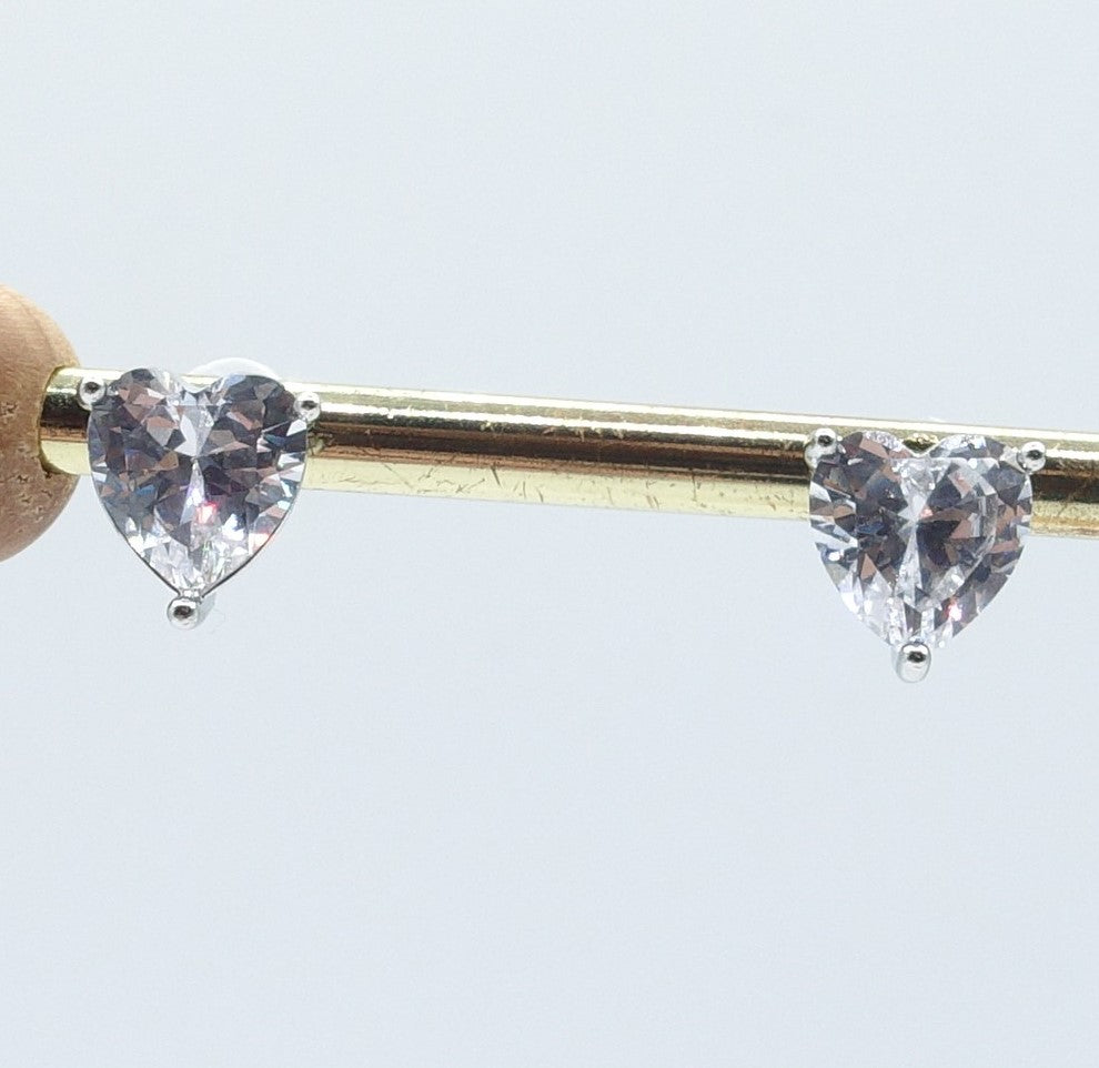 Orecchini punto luce a forma di cuore in zircone-Acciaio inossidabile-