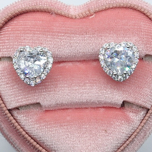 DIANA ~Orecchini a bottone con cubic zirconia a forma di cuore
