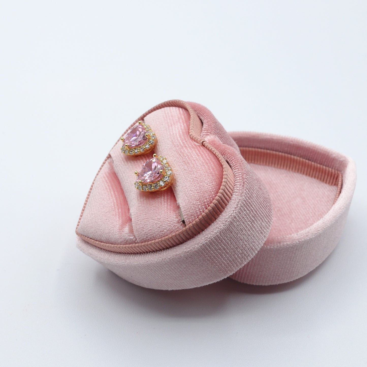 DIANA ~Orecchini a bottone con cubic zirconia a forma di cuore